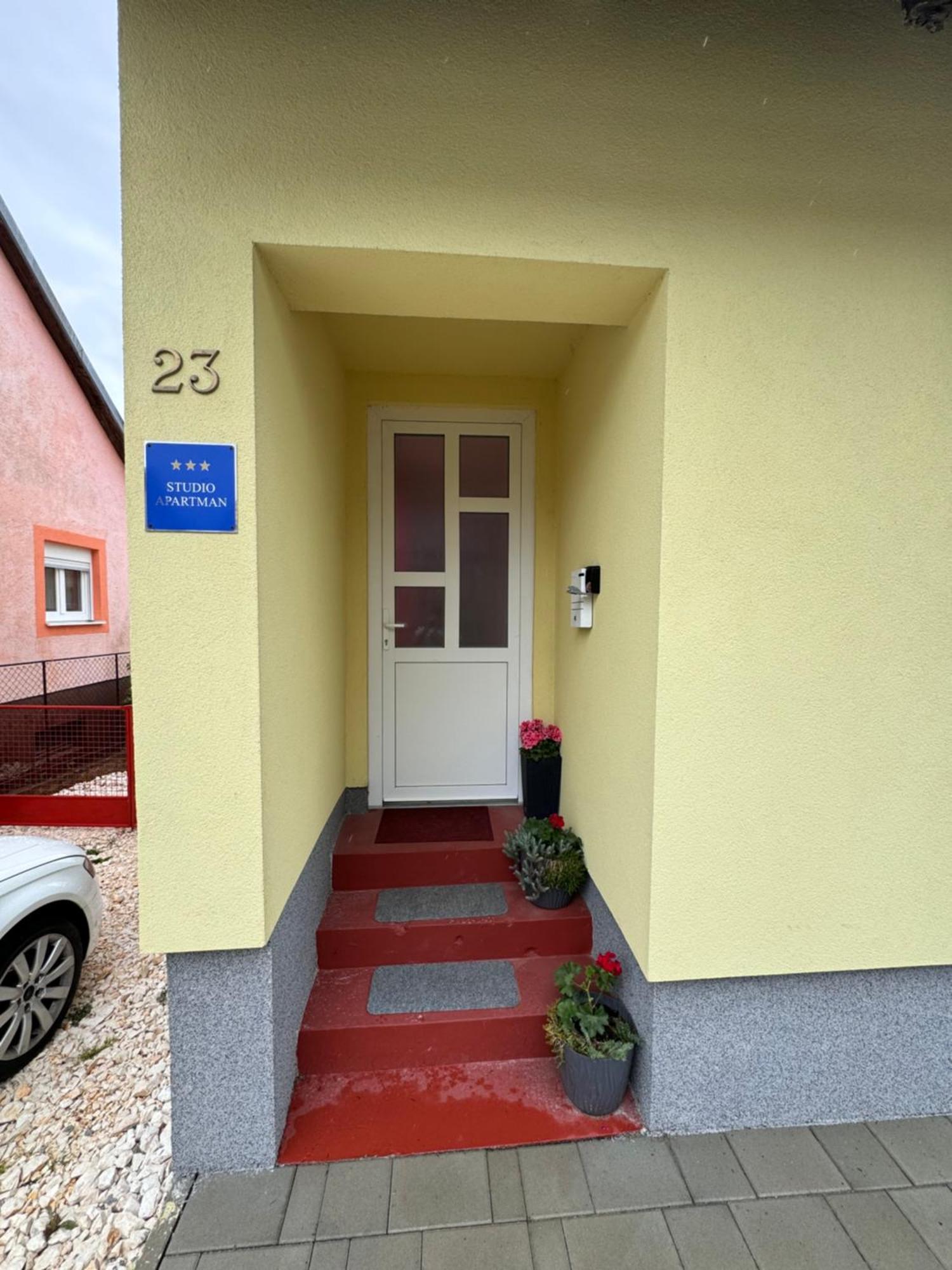 Apartman Josip Gospić Exteriör bild