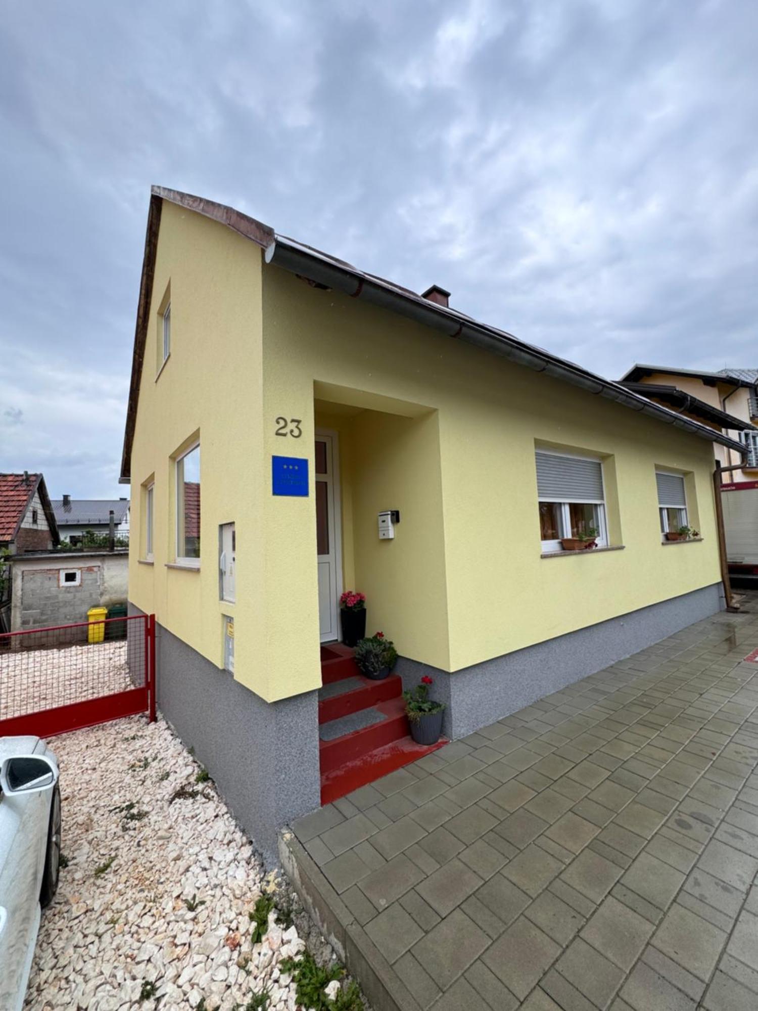Apartman Josip Gospić Exteriör bild