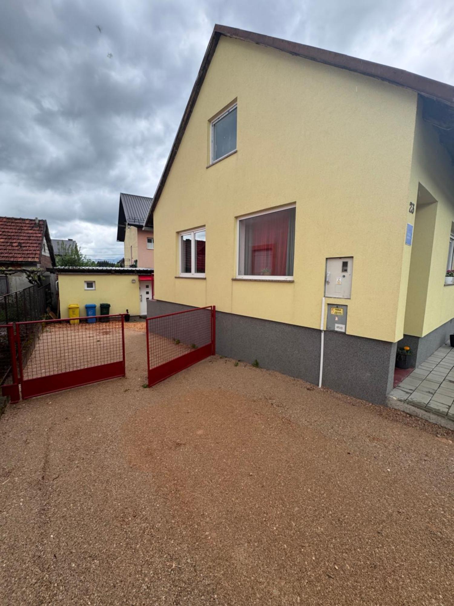 Apartman Josip Gospić Exteriör bild