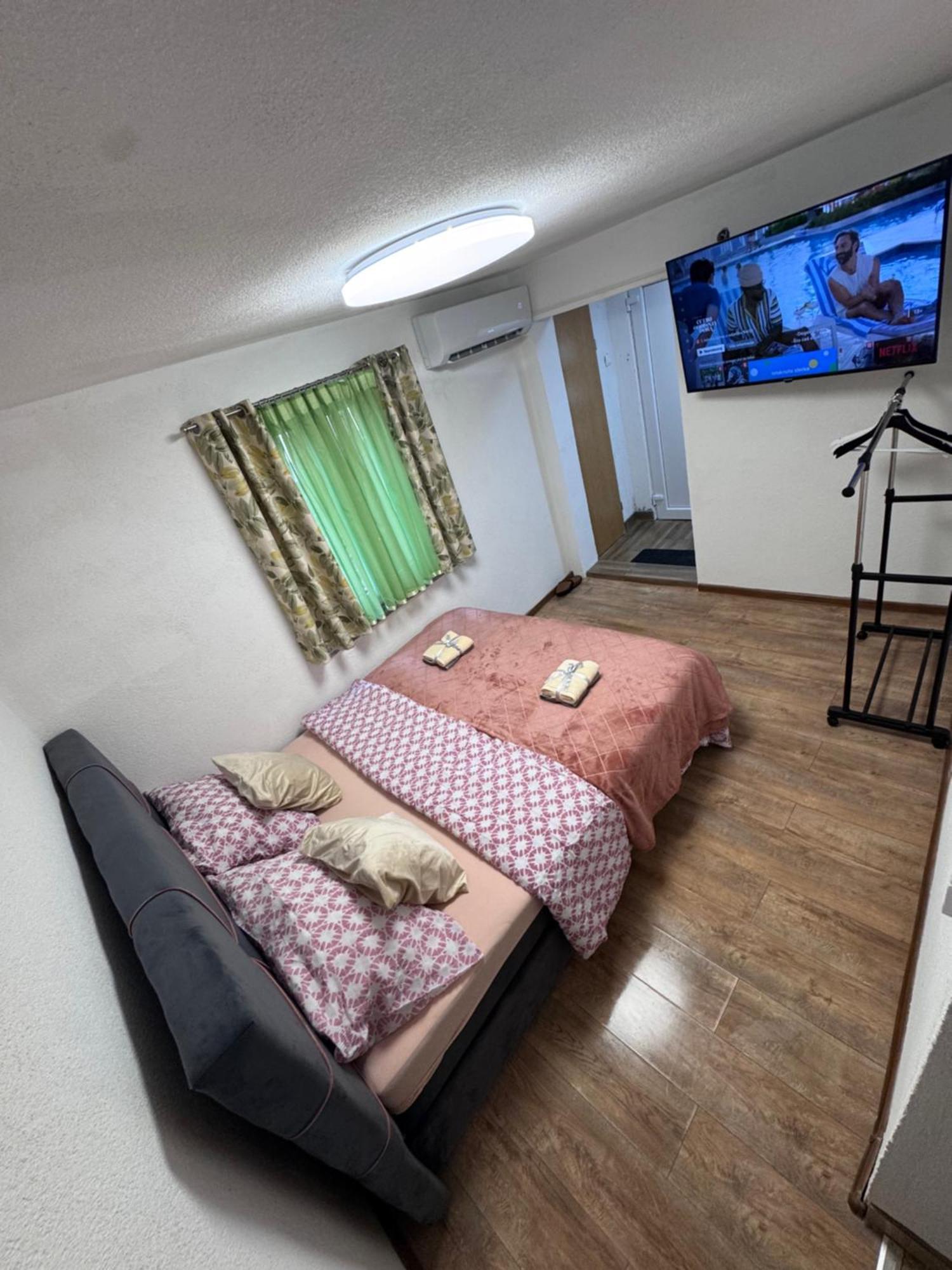 Apartman Josip Gospić Exteriör bild