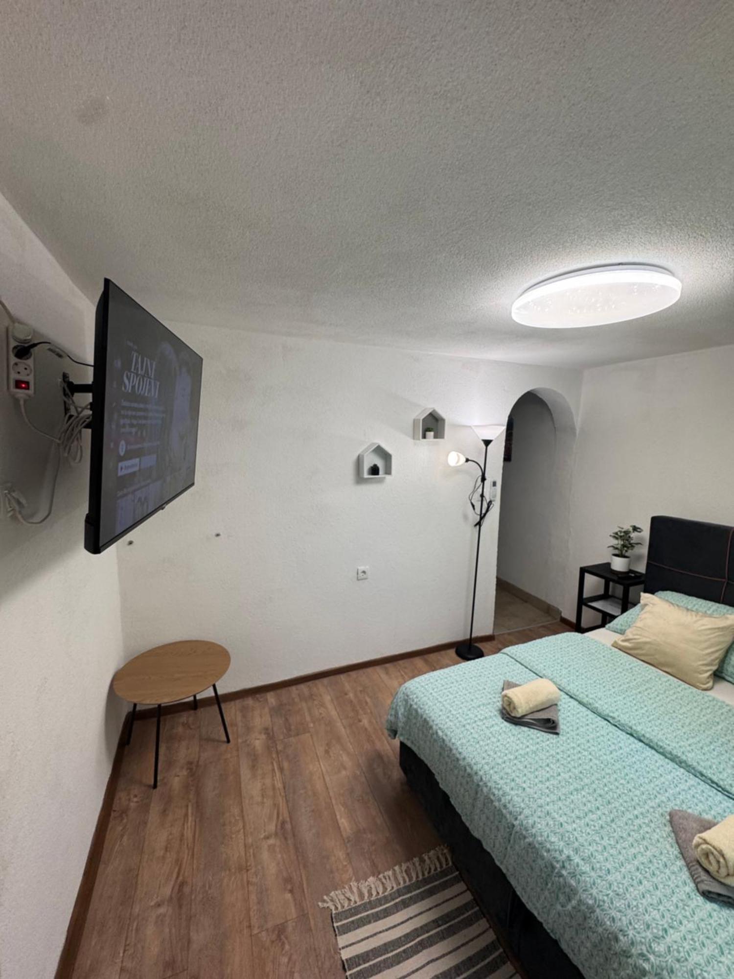 Apartman Josip Gospić Exteriör bild